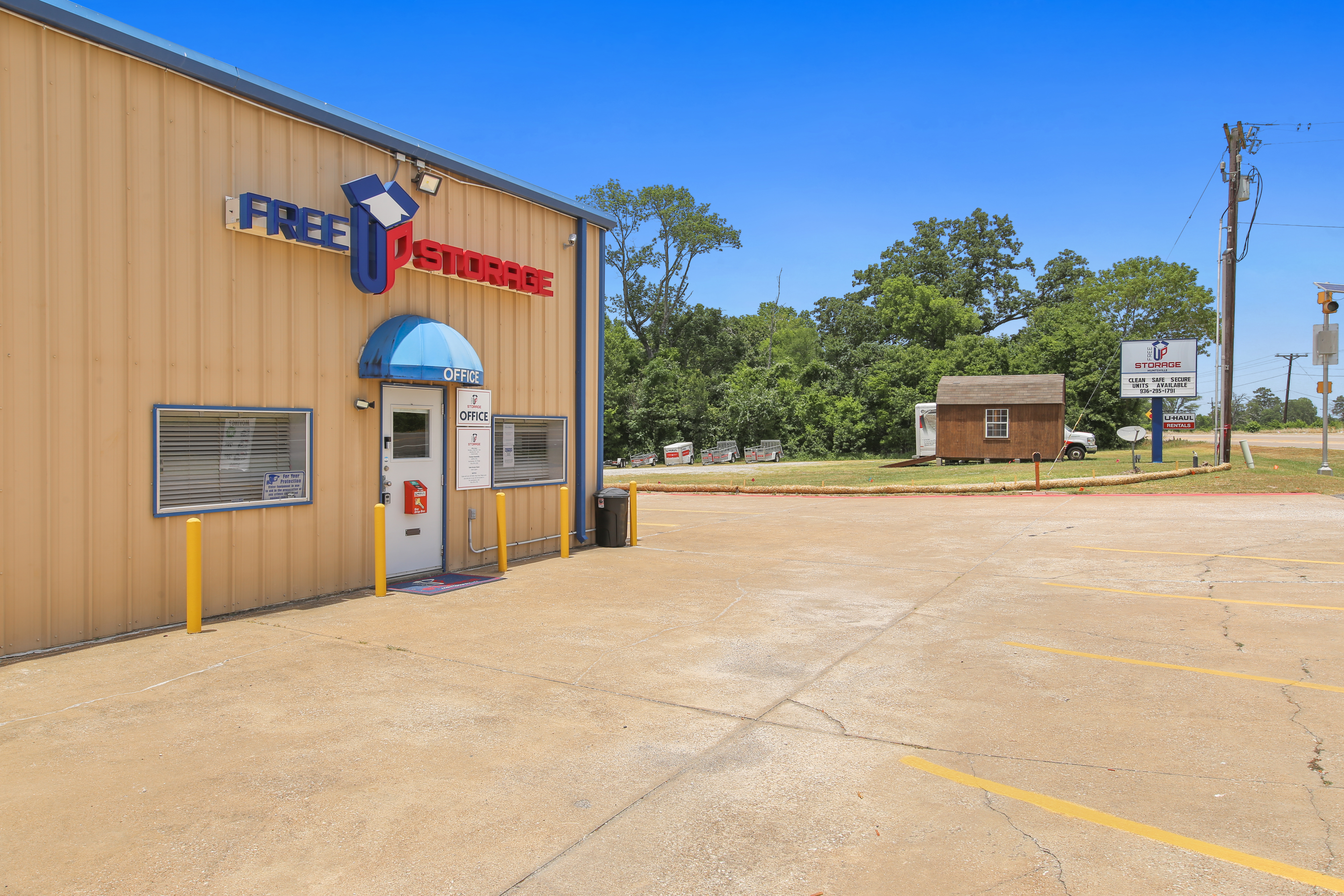 FreeUp Storage Huntsville - Store Front